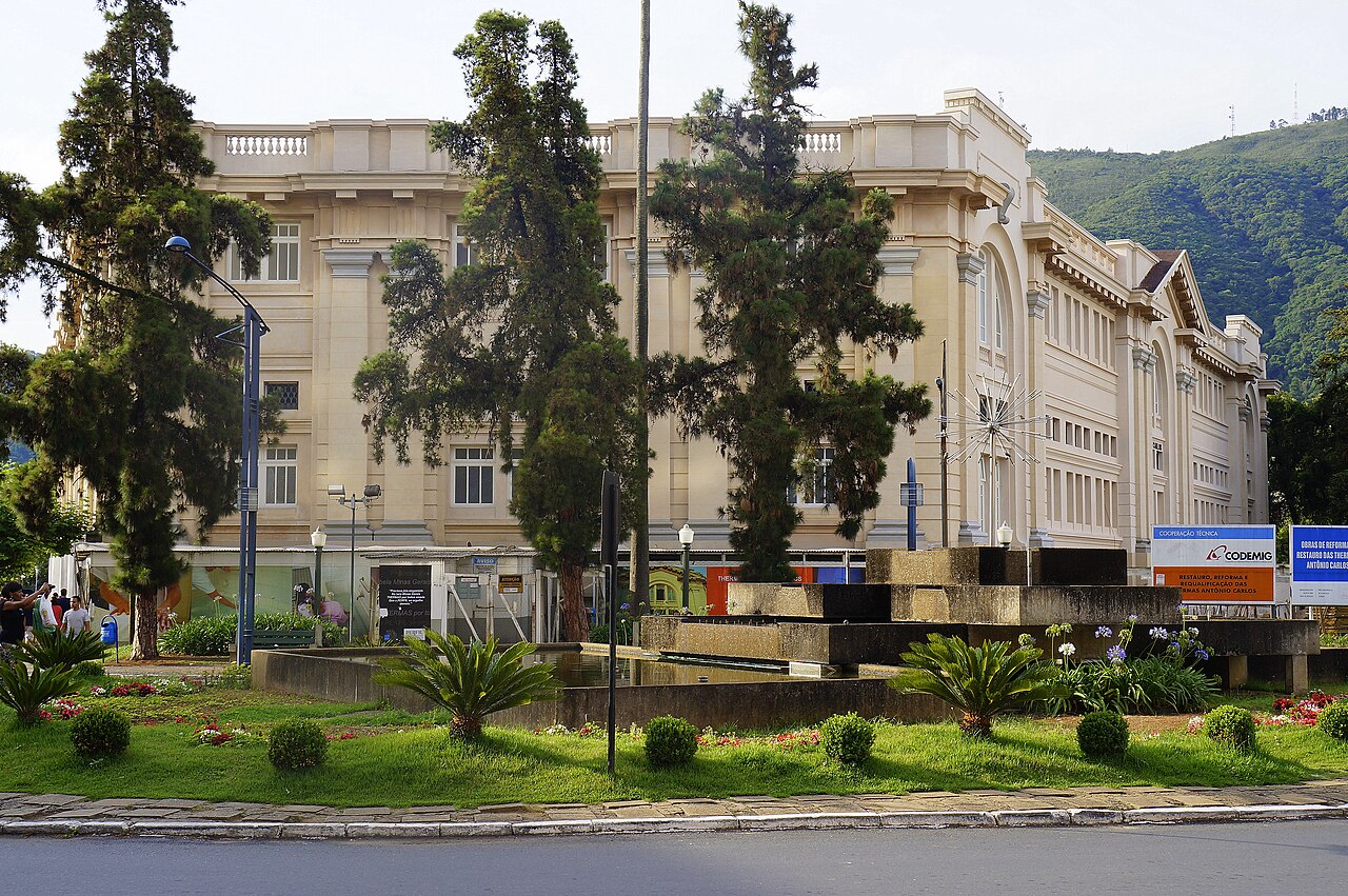 Fachada histórica das Thermas Antônio Carlos em Poços de Caldas